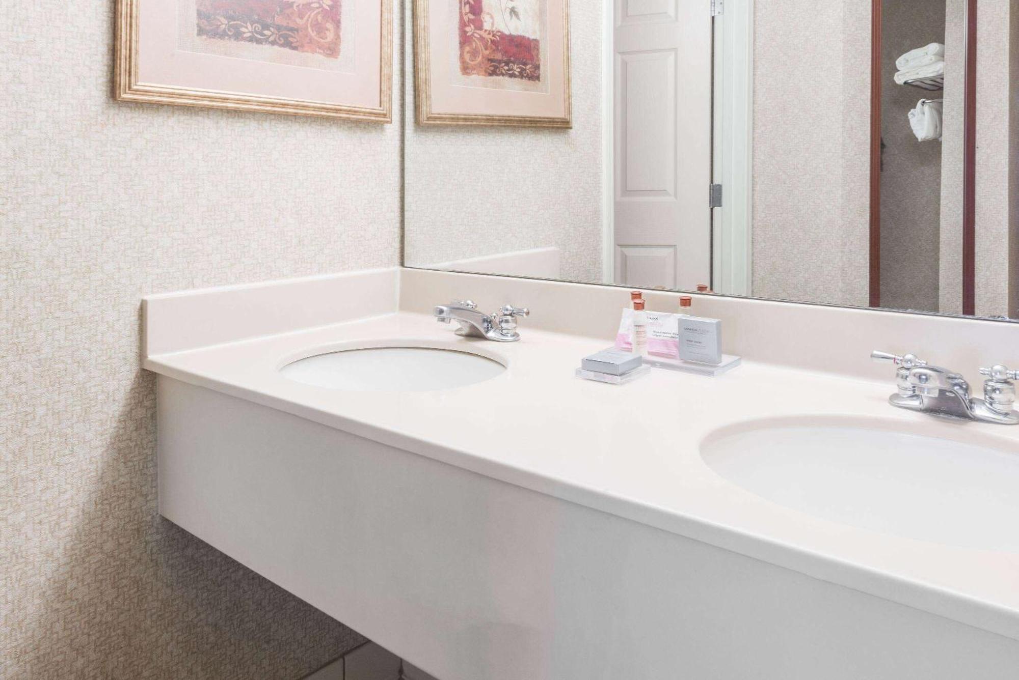 Wingate By Wyndham Airport - Rockville Road Indianapolis Luaran gambar